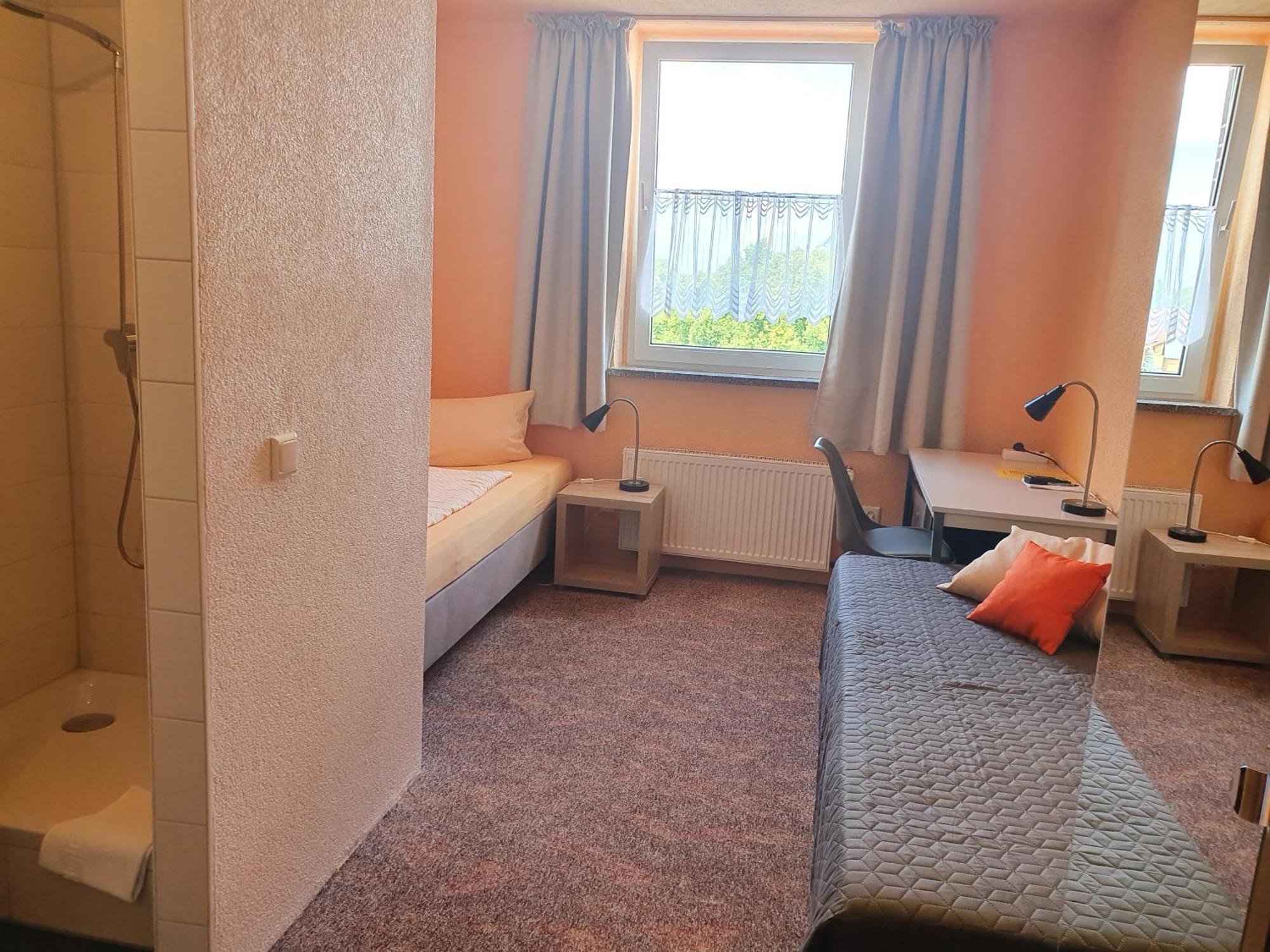 Hotel-Pension Grüne Linde Delitzsch Zimmer foto